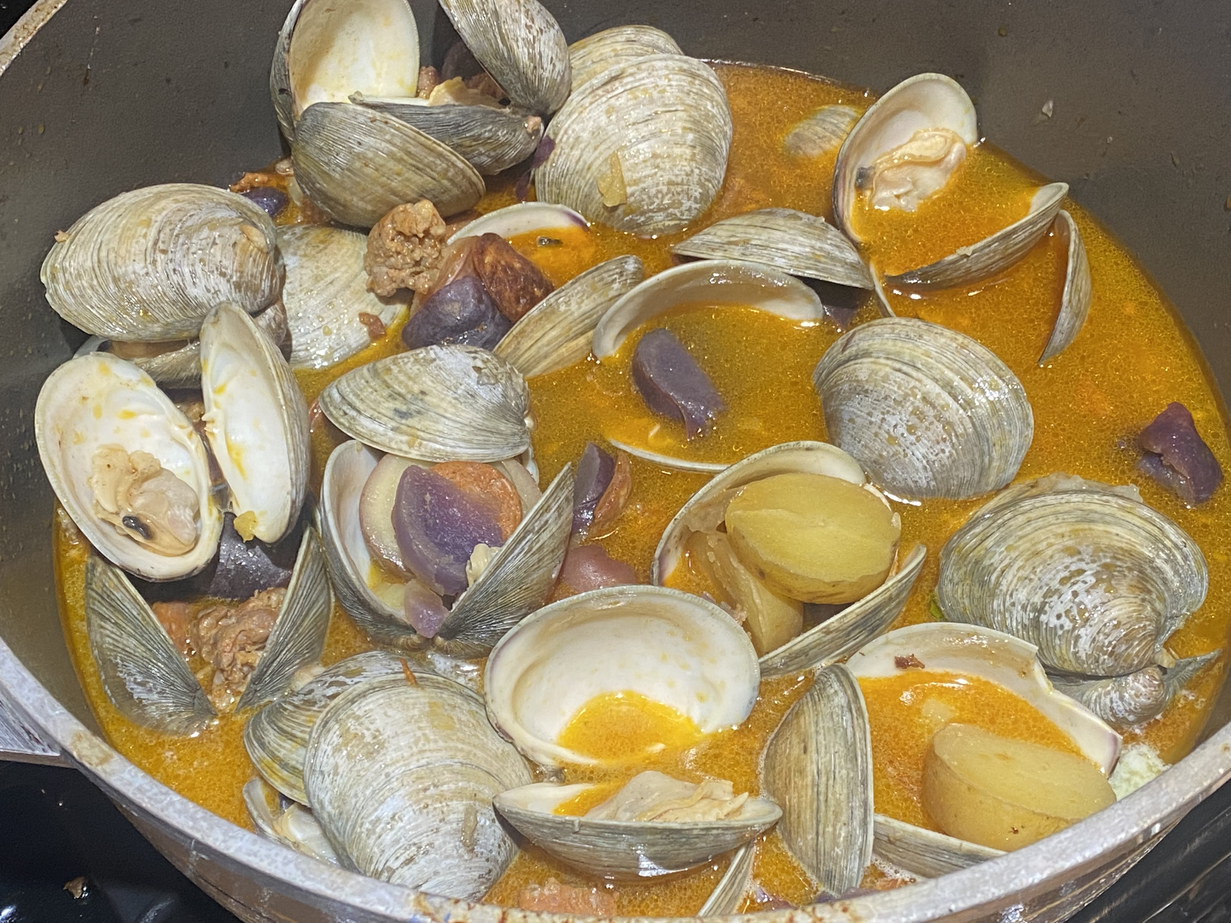 Clam Hash Clams with Potatoes and Chorizo – Roast 'n Relish